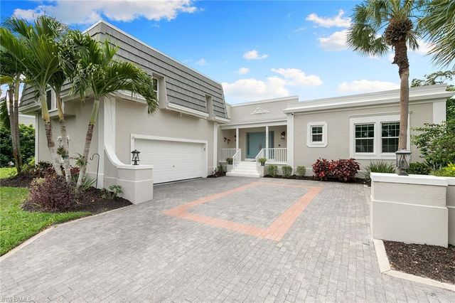 5949 Chanteclair DR 8, Naples, FL 34108