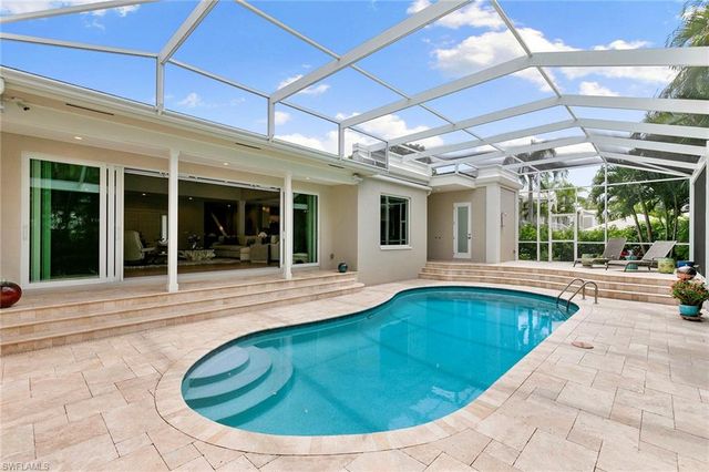 5949 Chanteclair DR 8, Naples, FL 34108