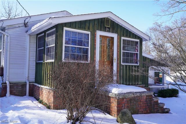 1554 Woods Road, Akron, OH 44306