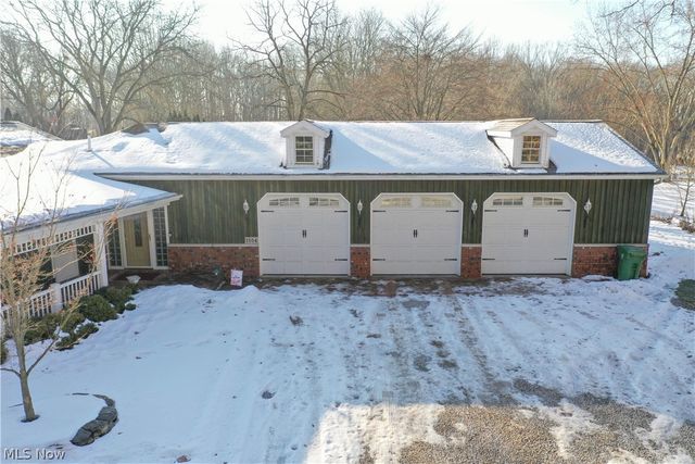 1554 Woods Road, Akron, OH 44306