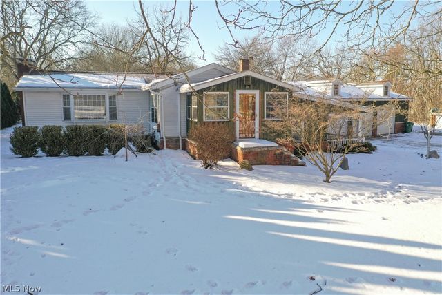 1554 Woods Road, Akron, OH 44306