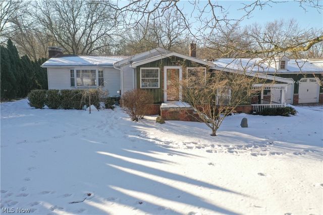 1554 Woods Road, Akron, OH 44306