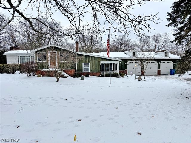 1554 Woods Road, Akron, OH 44306