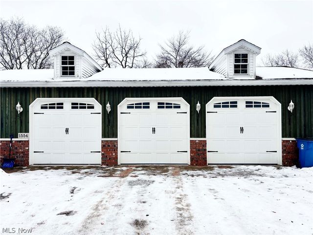 1554 Woods Road, Akron, OH 44306