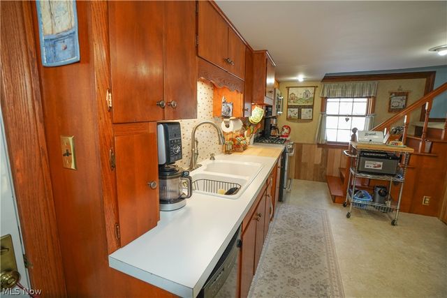 1554 Woods Road, Akron, OH 44306