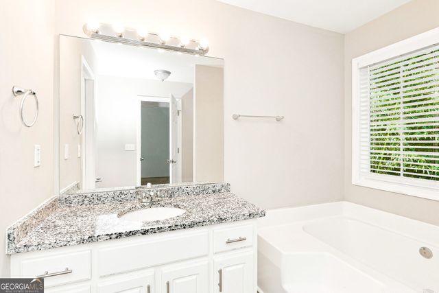 4876 Hunt Club Drive, Flowery Branch, GA 30542