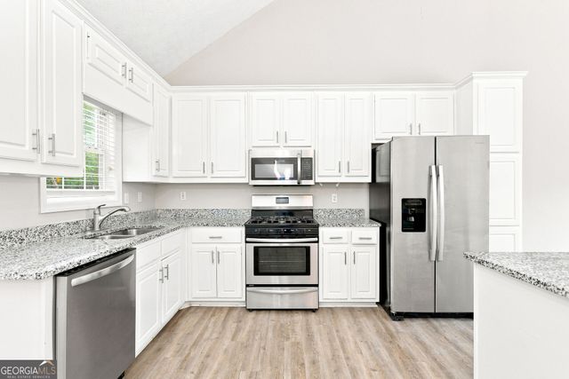 4876 Hunt Club Drive, Flowery Branch, GA 30542