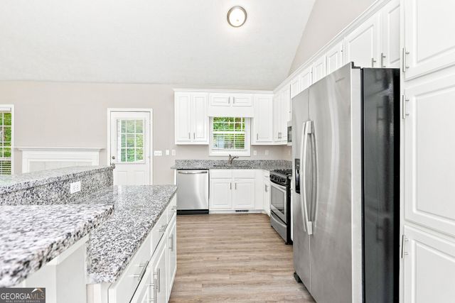 4876 Hunt Club Drive, Flowery Branch, GA 30542