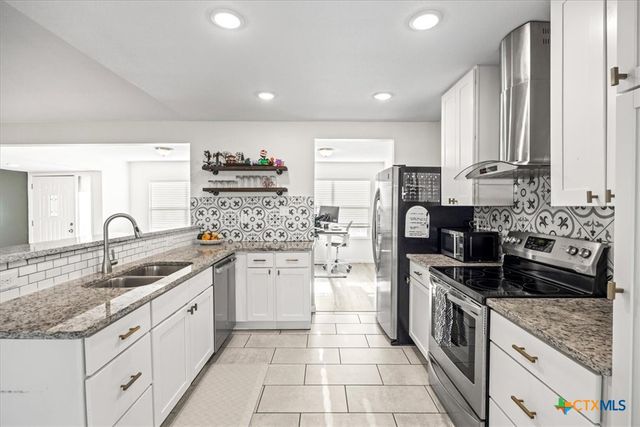 11926 Holm Oaks Drive, San Antonio, TX 78249