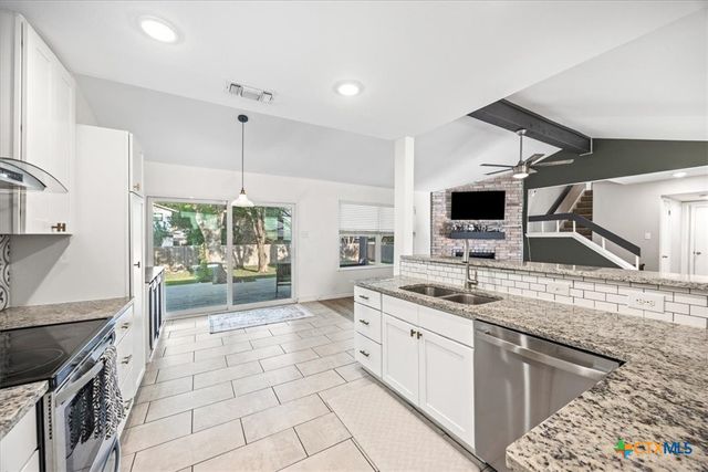 11926 Holm Oaks Drive, San Antonio, TX 78249