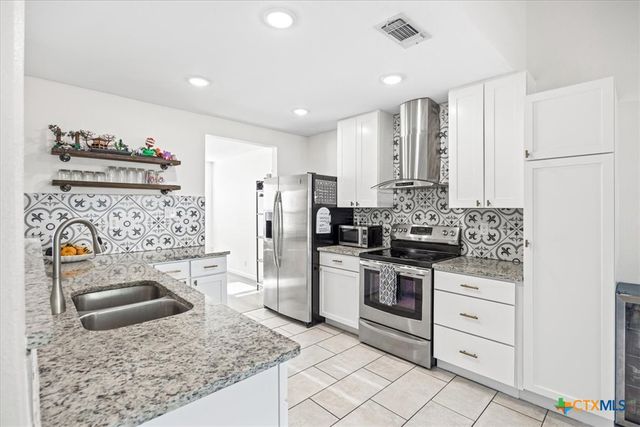 11926 Holm Oaks Drive, San Antonio, TX 78249