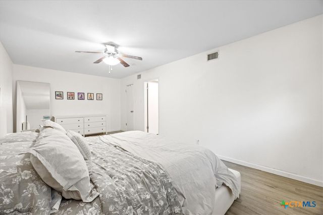 11926 Holm Oaks Drive, San Antonio, TX 78249