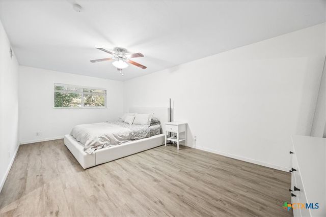 11926 Holm Oaks Drive, San Antonio, TX 78249