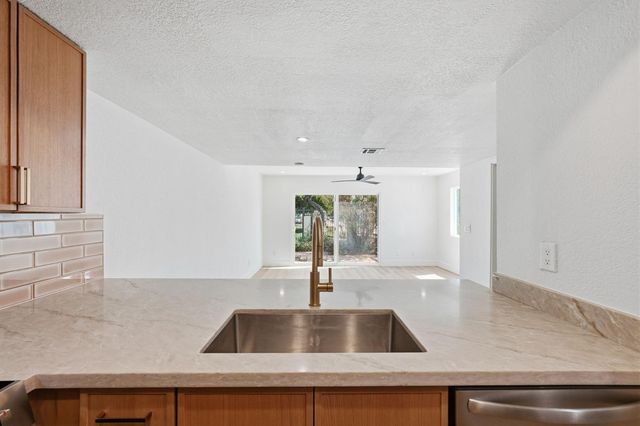 122 S Hardy Drive Apt 43, Tempe, AZ 85281