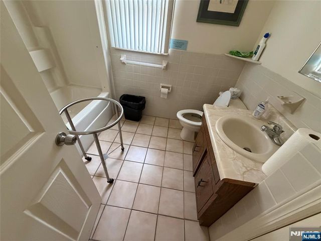 104 Lincoln Avenue, Hawthorne, NJ 07506
