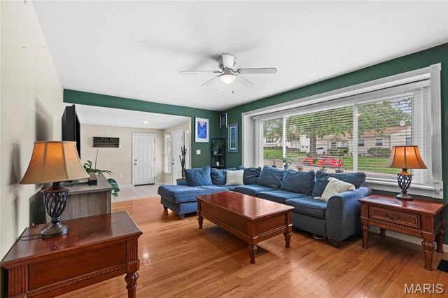 9557 Cantwell Drive, Affton, MO 63123
