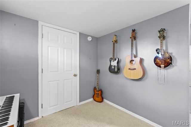 9557 Cantwell Drive, Affton, MO 63123