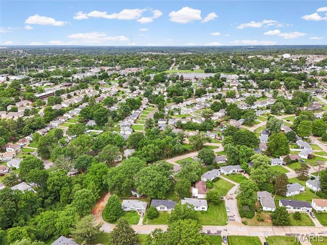 9557 Cantwell Drive, Affton, MO 63123