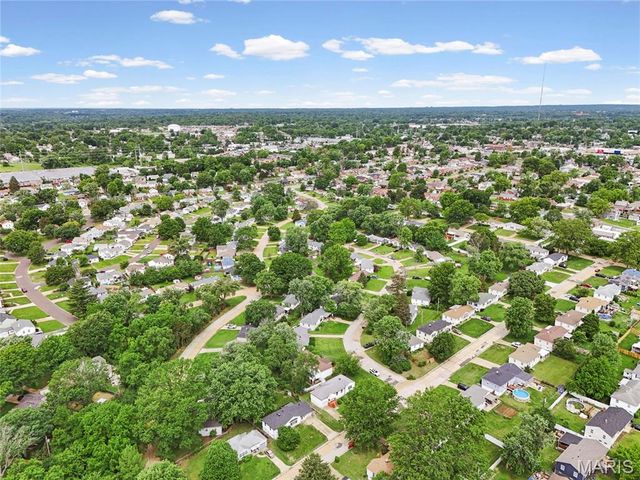 9557 Cantwell Drive, Affton, MO 63123