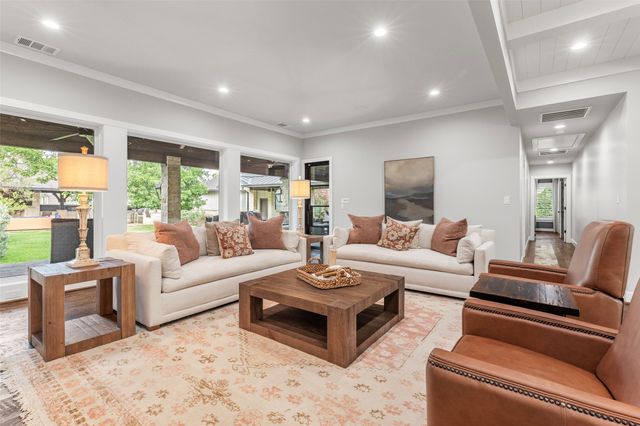 1450 N Buckner Boulevard, Dallas, TX 75218