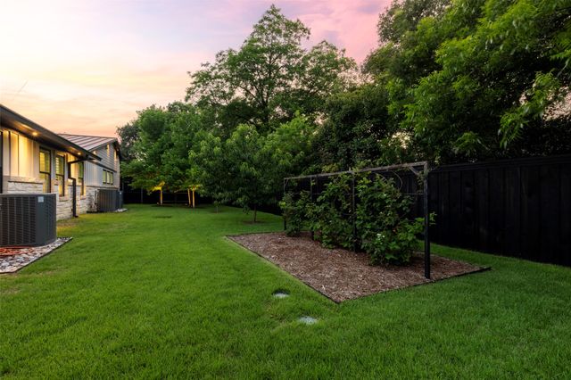 1450 N Buckner Boulevard, Dallas, TX 75218