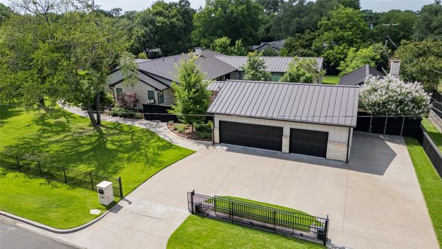 1450 N Buckner Boulevard, Dallas, TX 75218