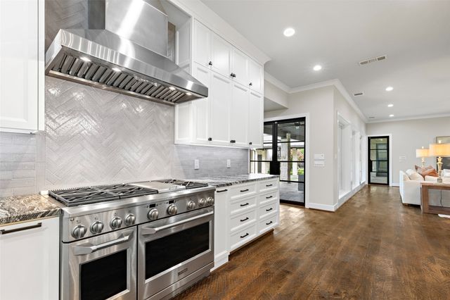 1450 N Buckner Boulevard, Dallas, TX 75218
