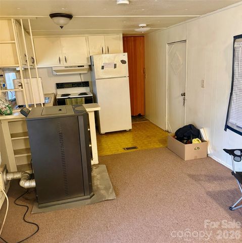 2715 39th Avenue NE, Hickory, NC 28601