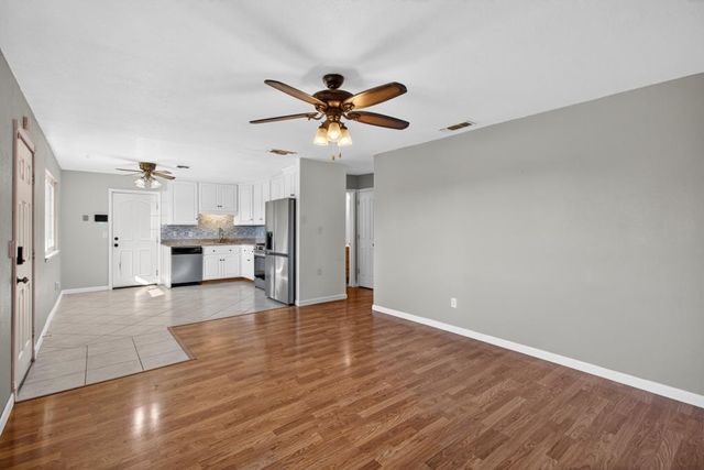 4355 Evelyn Dr, Olivehurst, CA 95961