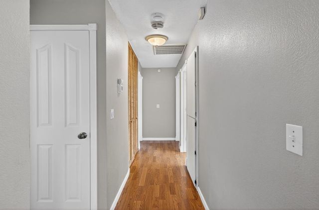 4355 Evelyn Dr, Olivehurst, CA 95961