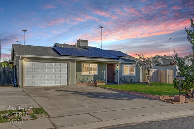 4355 Evelyn Dr, Olivehurst, CA 95961