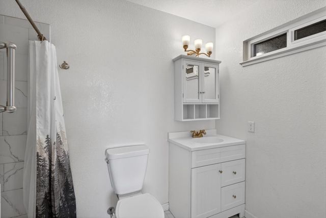 4355 Evelyn Dr, Olivehurst, CA 95961