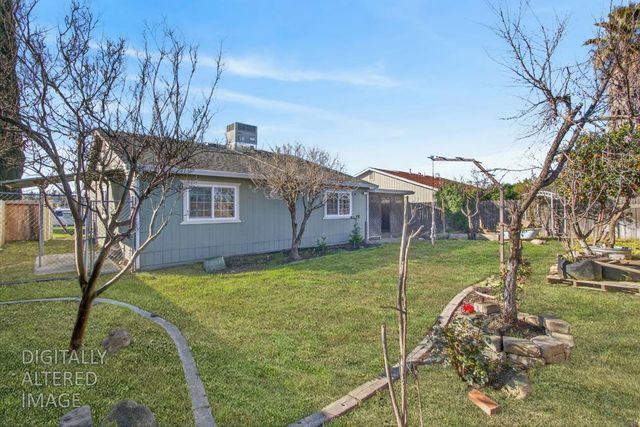 4355 Evelyn Dr, Olivehurst, CA 95961