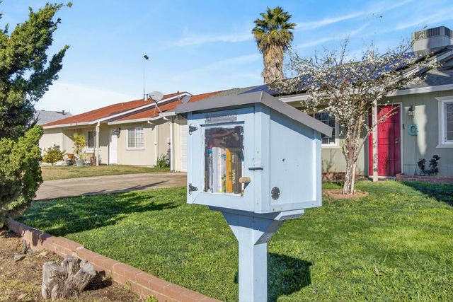 4355 Evelyn Dr, Olivehurst, CA 95961