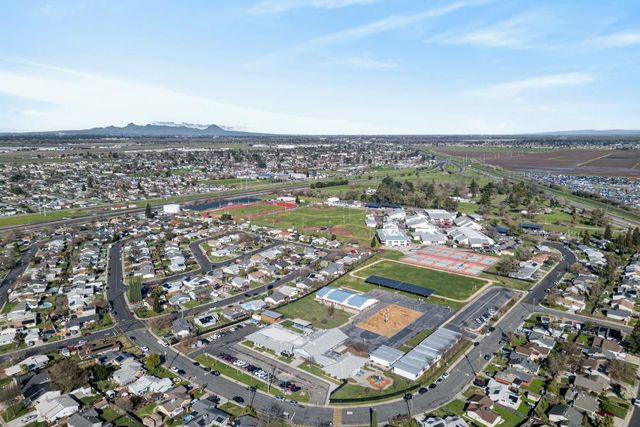 4355 Evelyn Dr, Olivehurst, CA 95961