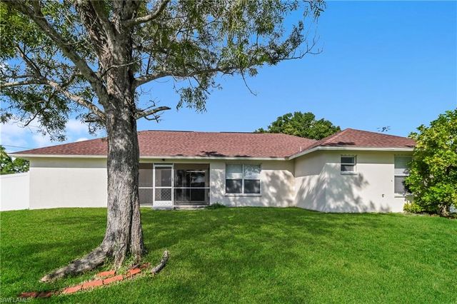 1425 SW 6th PL, Cape Coral, FL 33991