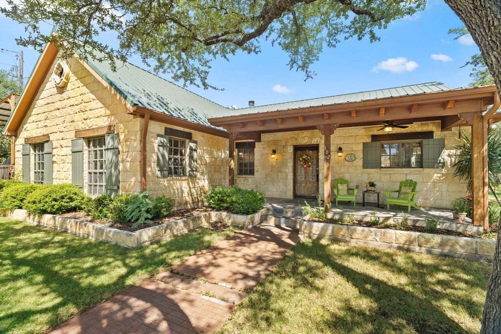 102 Camm Lary CIR, Burnet, TX 78611