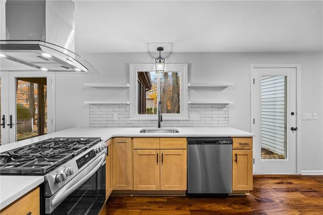 1165 Woodbridge Lane, Webster, NY 14580