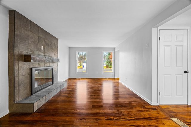 1165 Woodbridge Lane, Webster, NY 14580