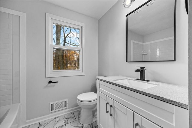 1165 Woodbridge Lane, Webster, NY 14580