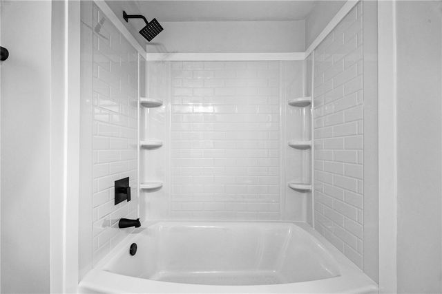 1165 Woodbridge Lane, Webster, NY 14580