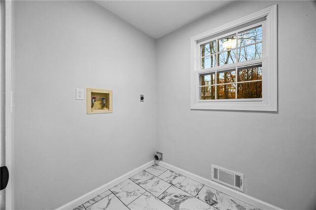 1165 Woodbridge Lane, Webster, NY 14580