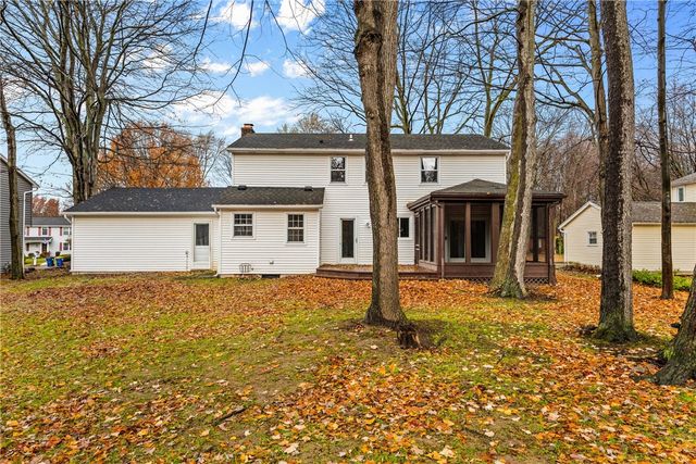 1165 Woodbridge Lane, Webster, NY 14580