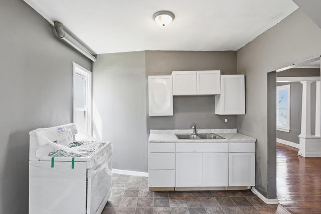 324 Van Buren Avenue, Saint Paul, MN 55103