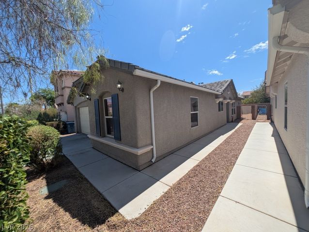 4917 Hostetler Avenue, Las Vegas, NV 89131