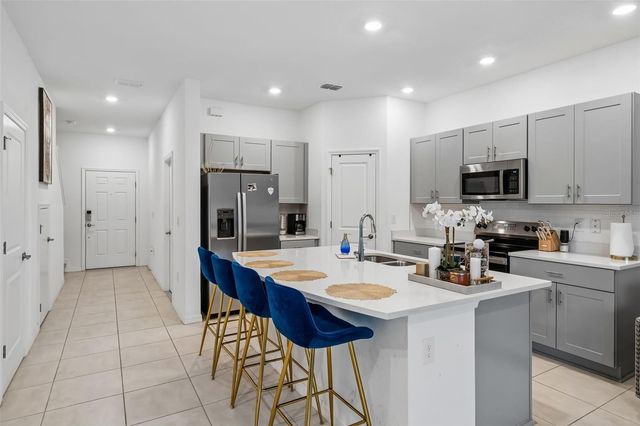 2576 PENGUIN BOULEVARD, Davenport, FL 33837