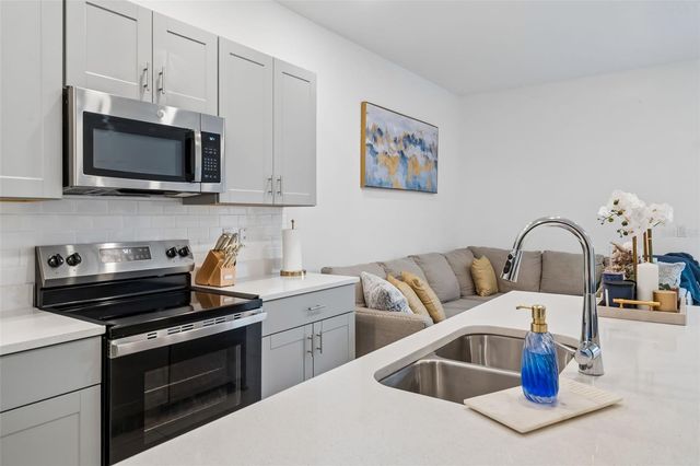 2576 PENGUIN BOULEVARD, Davenport, FL 33837