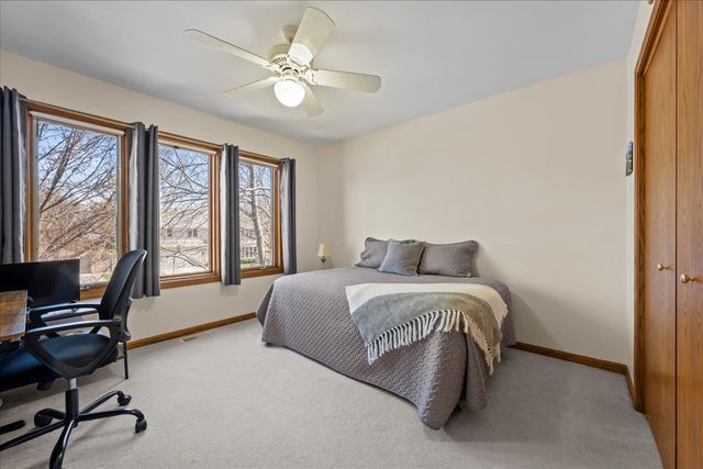 1928 N Ridge Avenue, Arlington Heights, IL 60004