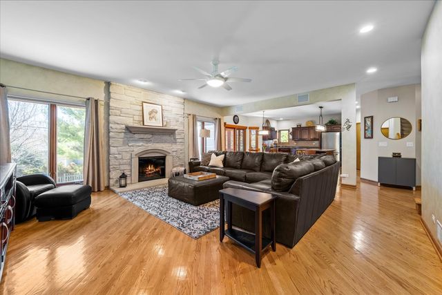 1928 N Ridge Avenue, Arlington Heights, IL 60004