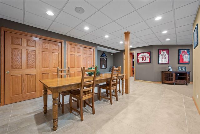 1928 N Ridge Avenue, Arlington Heights, IL 60004